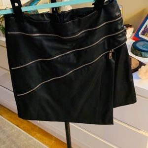 Faux leather Mini  skirts with zipper decoration
